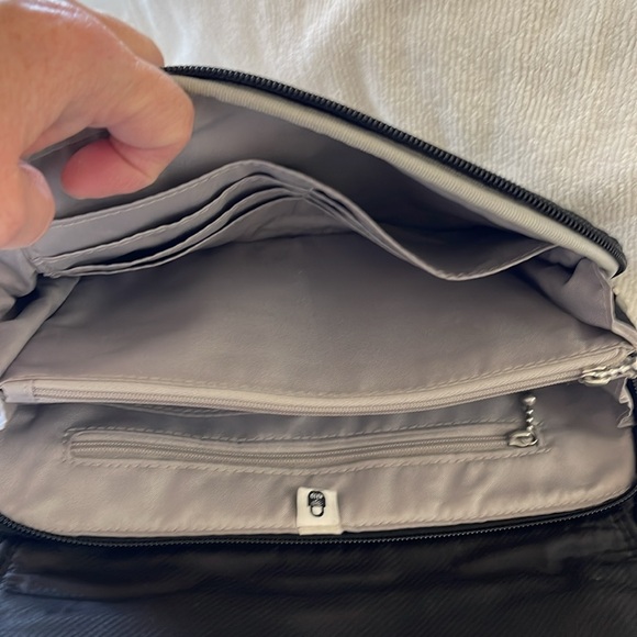 Baggallini Calais Crossbody - Picture 5 of 5